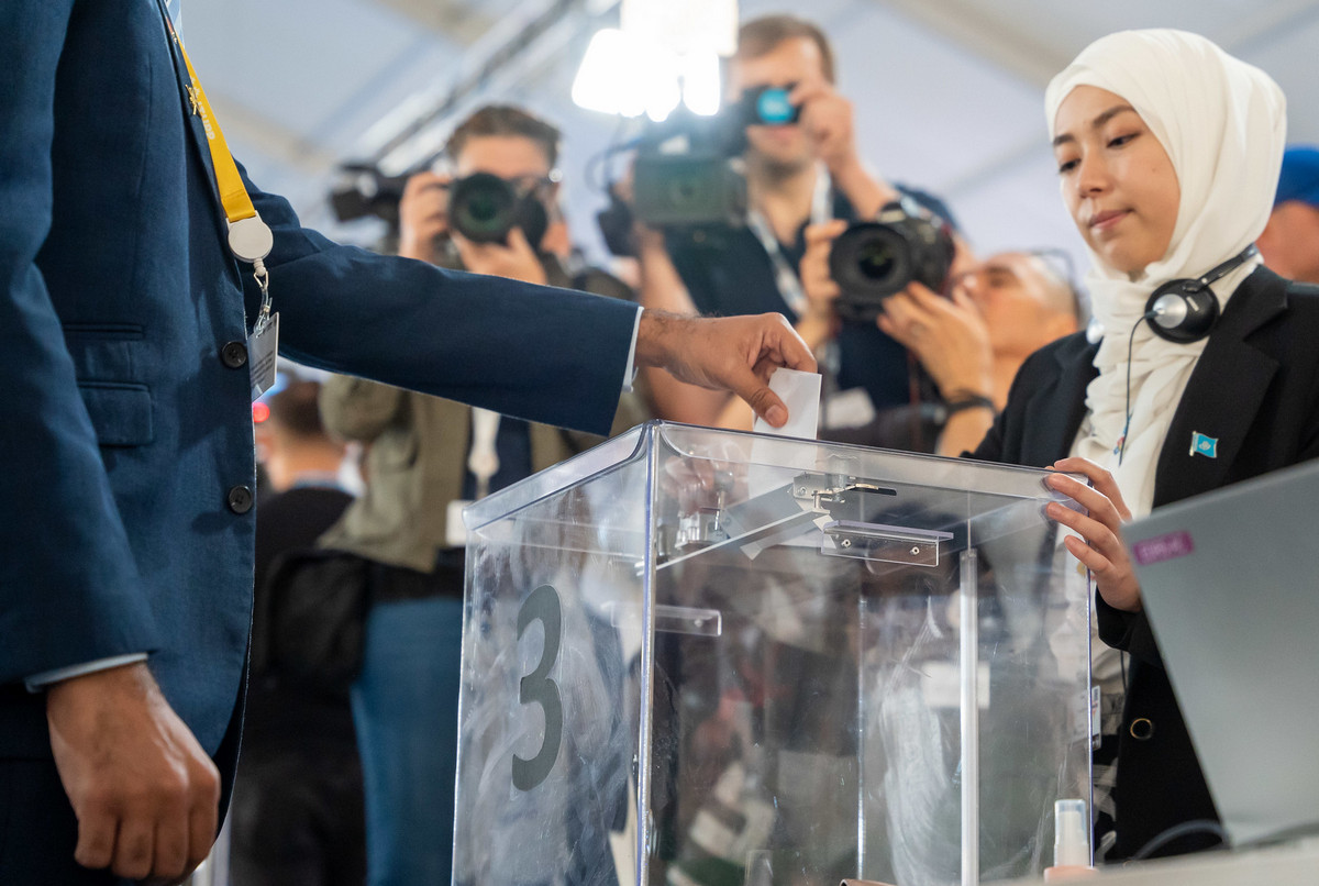 Background decorative image